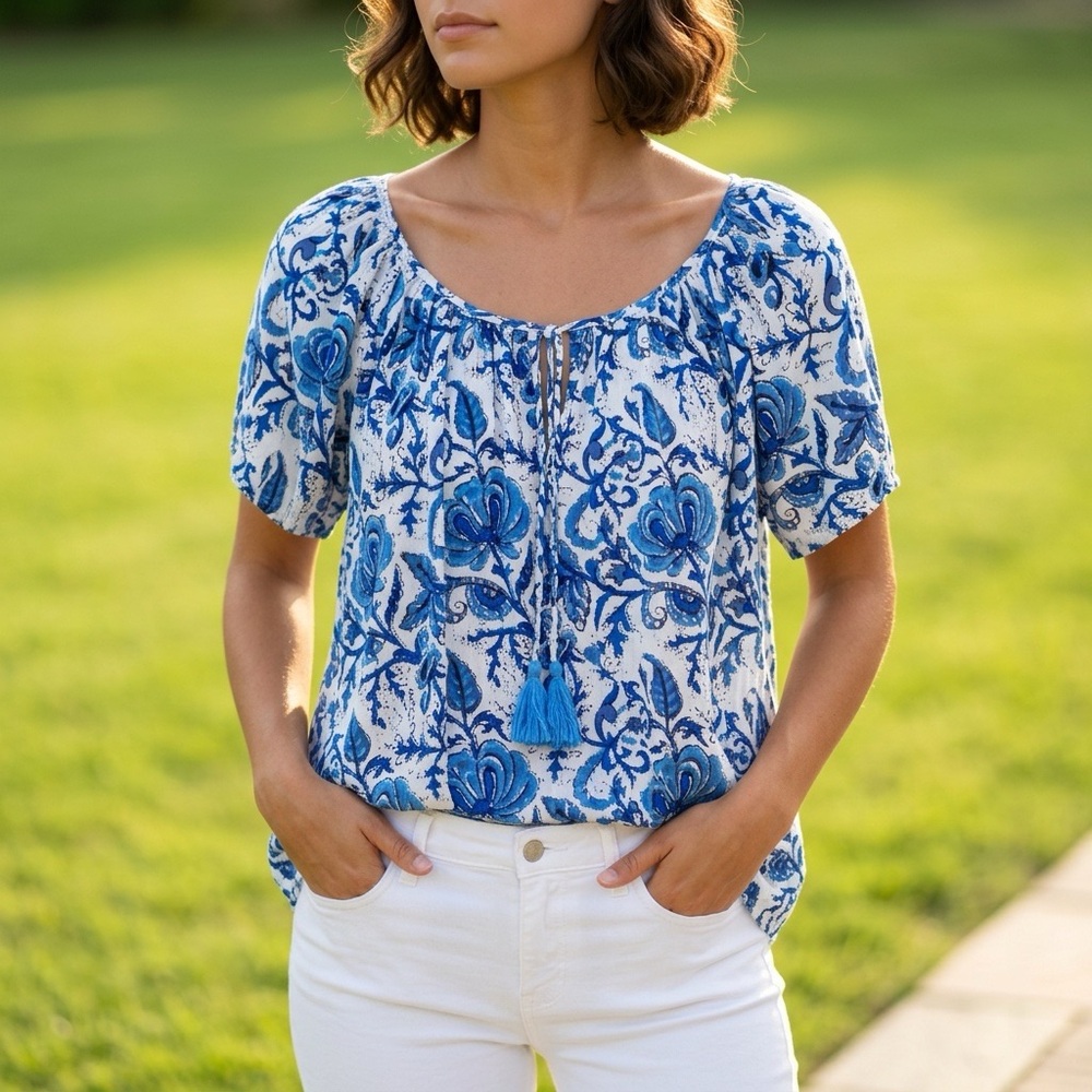 Women’s Blue & White Floral Peasant Top - L/XL